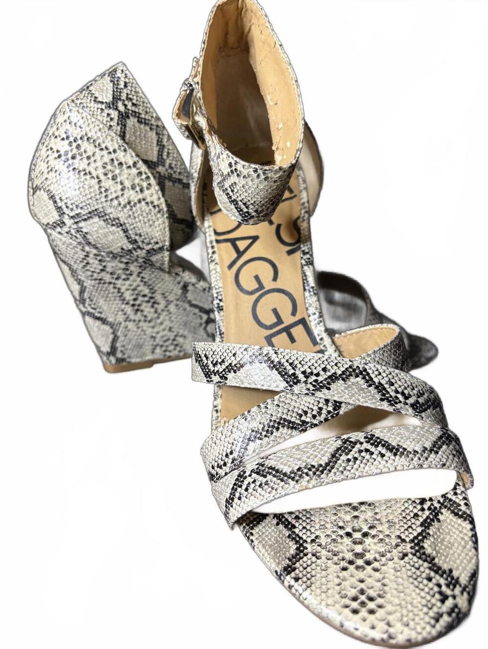 Kelsi Dagger Sz 8.5 Snakeskin Wedges